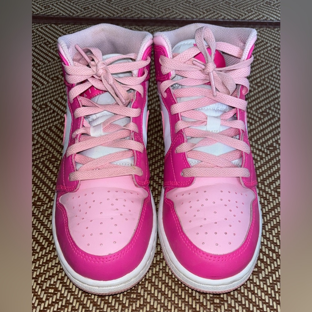 Nike Air Jordan White and Pink - Picture 2 of 9